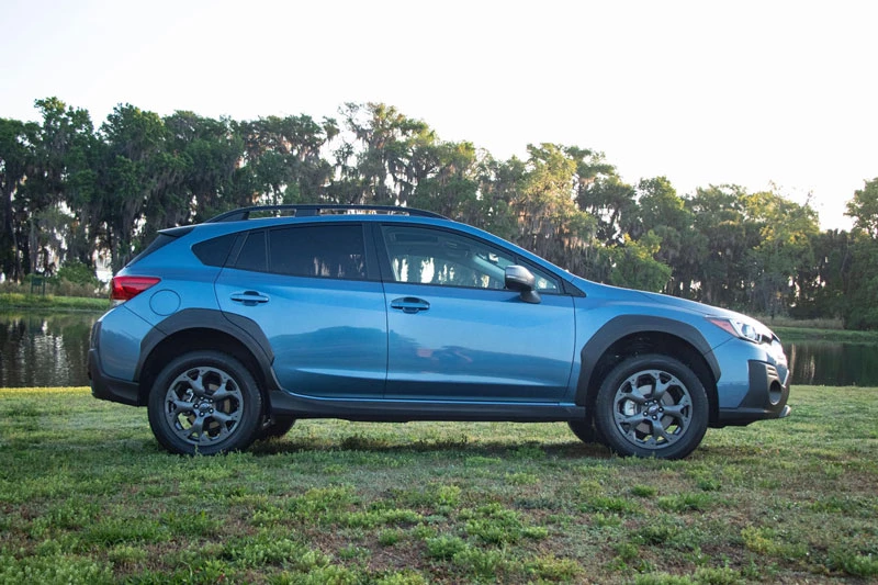 2. Subaru Crosstrek (giá khởi điểm: 23.645 USD).