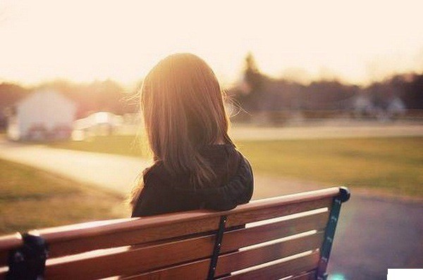 Nghe tin chị tôi bị tai nạn giao thông, anh rể khóc nức nở đưa ra cuốn sổ đỏ khiến cả gia đình tôi choáng váng vì sốc