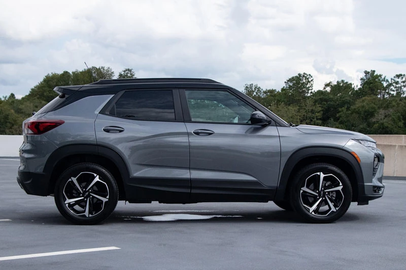 4. Chevrolet Trailblazer (giá khởi điểm: 21.800 USD).