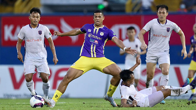 Thắng dễ B.Bình Dương, Hà Nội FC dạo chơi trên sân Gò Đậu