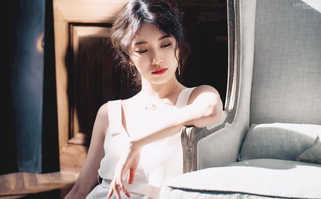 Về nhà trong tình trạng mệt mỏi, tôi chết đứng khi thấy hai bóng người quấn lấy nhau trên ghế sofa ngay giữa phòng khách