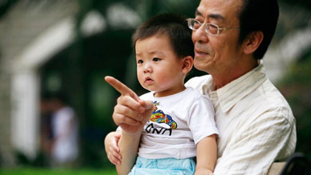 Vừa nói ý định tìm người giúp việc, bố chồng đã xung phong lên giúp vợ chồng tôi nhưng chỉ hơn 1 tháng tôi đã muốn đưa ông về lại quê