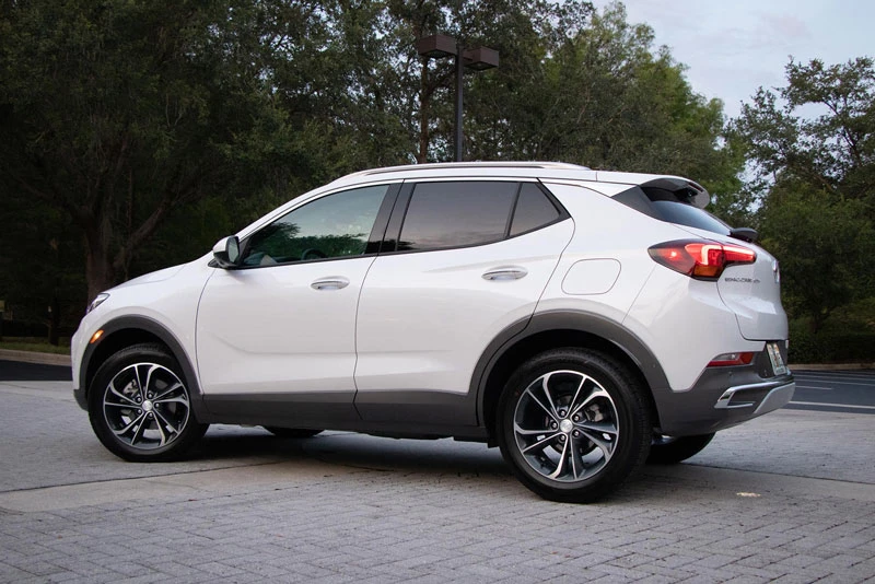 8. Buick Encore GX (giá khởi điểm: 25.595 USD).