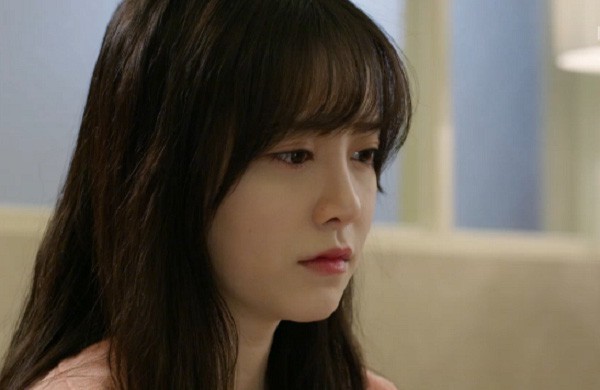 Chị dâu tương lai trút giận lên 5 mâm bát, mẹ tôi nhắc nhở nhẹ một câu khiến chị ấy phải quay lại xin lỗi và mong cho cơ hội sửa sai