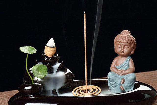 Các cụ dạy: 6 cách xả xui, hóa giải vận đen trong tháng cô hồn