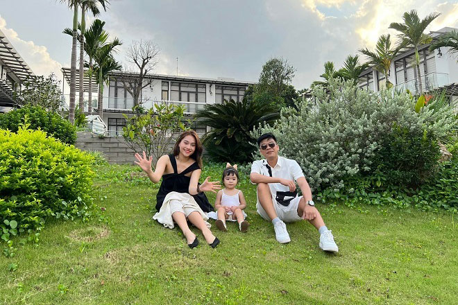 Bà xã Trung Ruồi tiết lộ hậu trường con gái chưa đầy 3 tuổi đóng phim Thương ngày nắng về