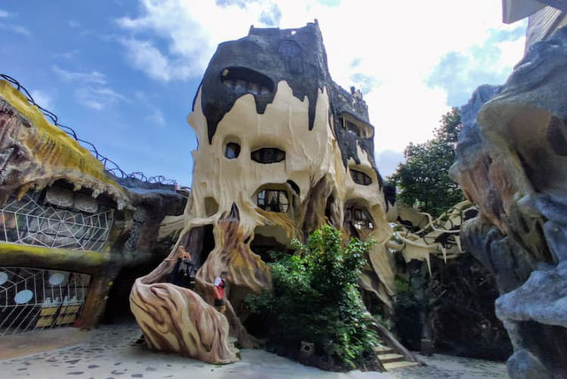 Ngôi nhà điên ở Đà Lạt hớp hồn người Nhật