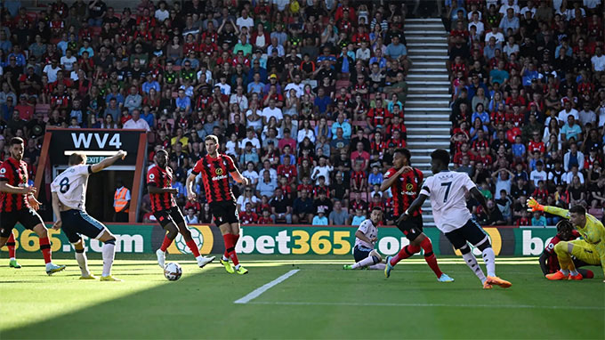 Odegaard, Jesus toả sáng đưa Arsenal lên đầu bảng Premier League