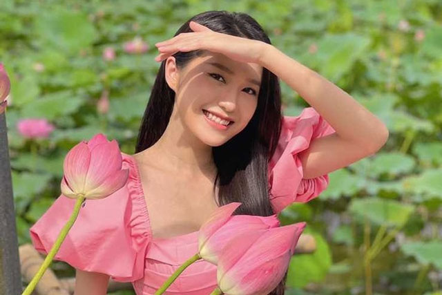 Lộ nhan sắc thật của bạn gái cầu thủ Đoàn Văn Hậu: Liệu có cuốn hút như lời đồn?