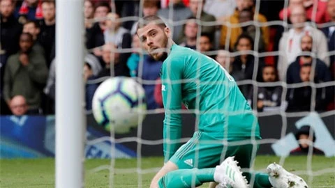 Ten Hag không có lựa chọn khác ngoài De Gea