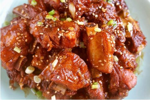 Sườn lợn kho với loại nước này ăn đưa cơm ai cũng thích