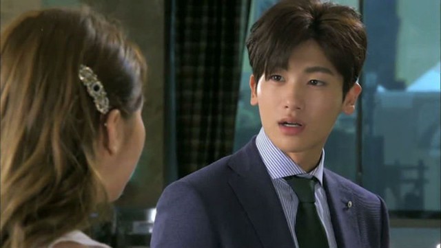 Chồng thường xuyên phải ở lại họp với sếp, tôi phát hiện ra sự thật khủng khiếp trong một lần bám theo