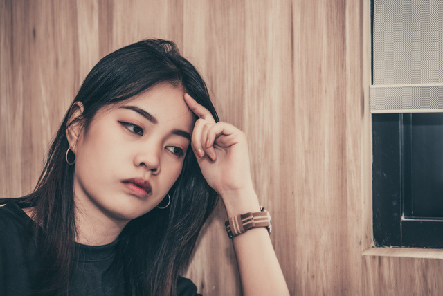 Vừa biết giá trị chiếc bình cổ của bố tôi, mẹ chồng bỗng vứt hết sĩ diện, tìm đến tận nhà van nài tôi trở về