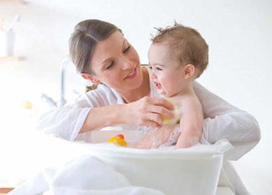 Thời điểm bạn tuyệt đối không được tắm cho trẻ sơ sinh