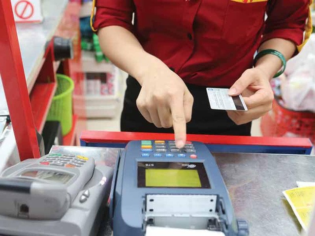 Không sử dụng thẻ tín dụng nhưng vẫn bị trừ tiền, cách nào phòng tránh?