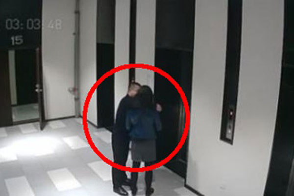 Thuê gia sư cho con gái, vợ phát hiện bí mật động trời chồng giấu suốt 5 năm