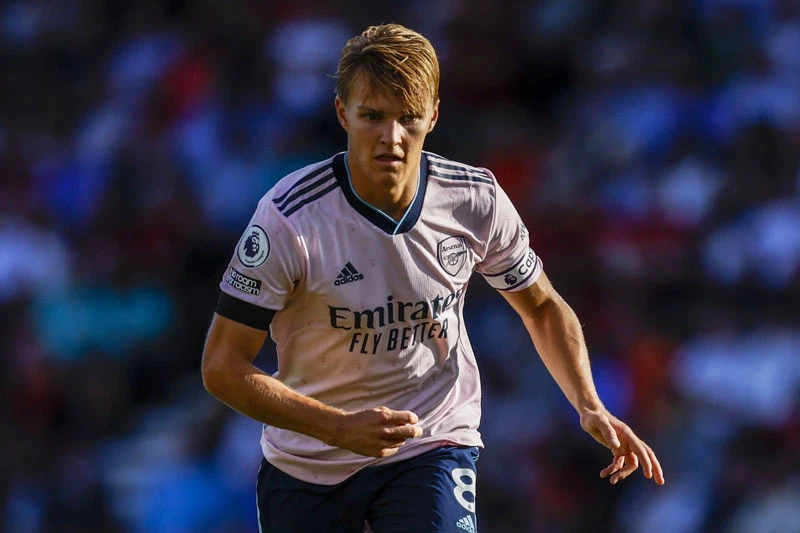 Tiền vệ trung tâm: Martin Odegaard (Arsenal).