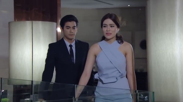 Nghe được cuộc nói chuyện của chồng và thư ký, tôi chất vấn thì anh trả lời điềm tĩnh khiến tôi đau xé ruột gan