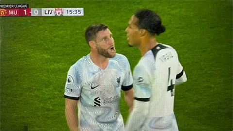 Bị Sancho đánh lừa, Milner trút giận lên Van Dijk 