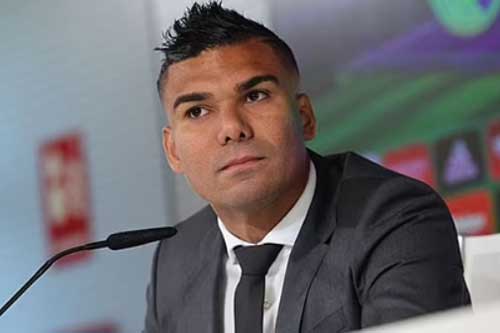 Casemiro cầu xin Ronaldo ở lại Man United