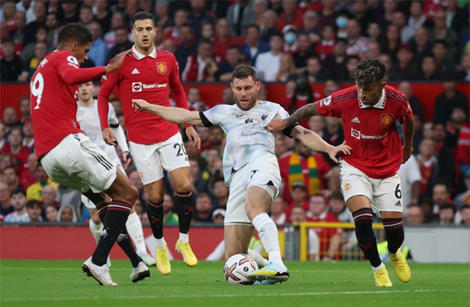 Cặp trung vệ Varane và Lisandro đã có ngày thi đấu chói sáng