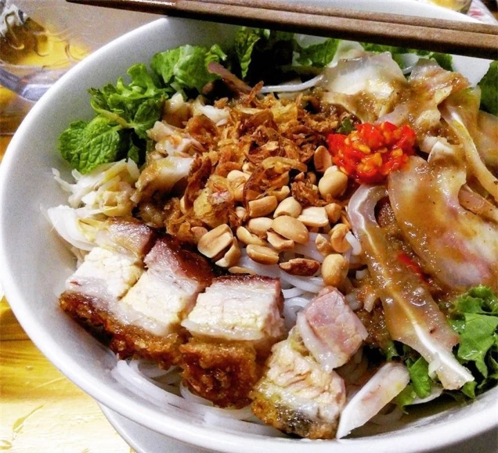 Món bún dân dã ở Đà thành tuy đậm mùi nhưng một khi đã ăn là ‘ghiền’  - 2