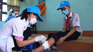 Diễn tập ứng phó với động đất, sóng thần cho học sinh