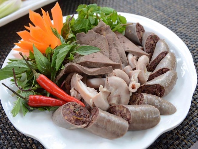 Cấm kỵ khi ăn lòng lợn bạn phải biết