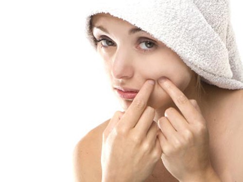 Nguyên nhân khiến bạn bị mụn nhiều trong mùa đông