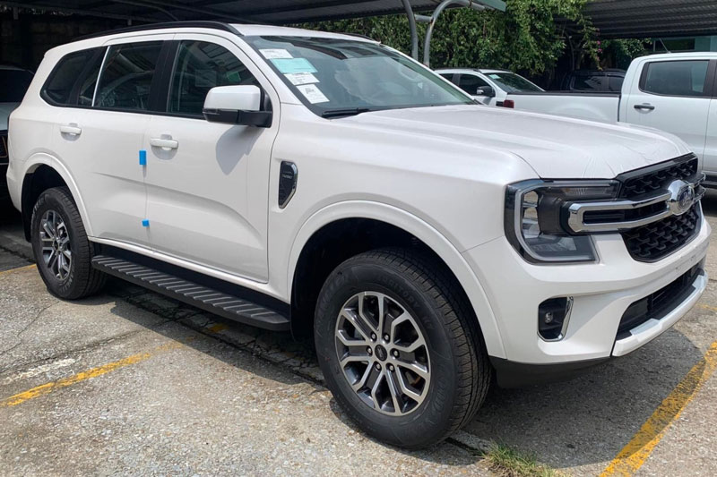 Ford Everest 2022 phiên bản rẻ nhất tại Việt Nam được trang bị những gì?