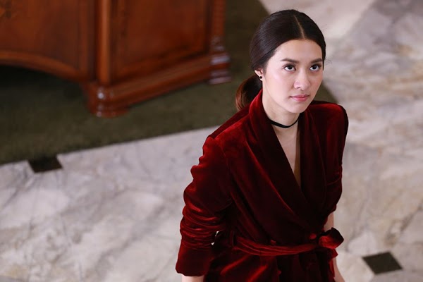 Đêm muộn osin trẻ mất hút trong phòng chồng, tôi căm hận định lao vào thì phải vỡ òa