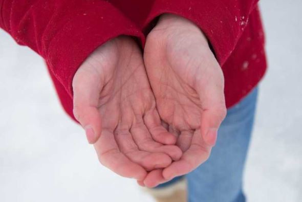 5 dấu hiệu bất thường ở bàn tay bạn cần chú ý