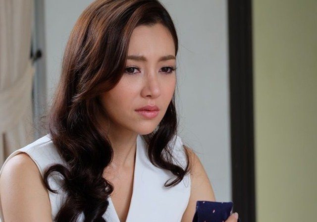 Ngày giỗ chồng, tôi gói ghém kỷ vật của anh mà đờ đẫn phát hiện bí mật kinh khủng