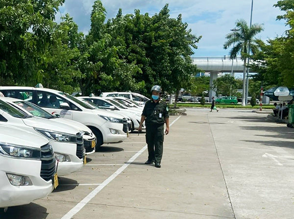 Sân bay Đà Nẵng đình chỉ hoạt động không xác định thời hạn tài xế taxi từ chối khách