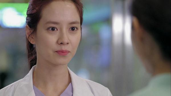 Nhìn cô hàng xóm thông thạo phòng ngủ của mình, linh tính mách bảo tôi chuyện chẳng lành...