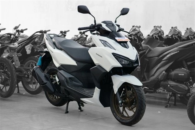 Honda Vario 160 nhập 'trượt giá' sâu, người tiêu dùng Việt thêm sự lựa chọn với Air Blade 160 176972