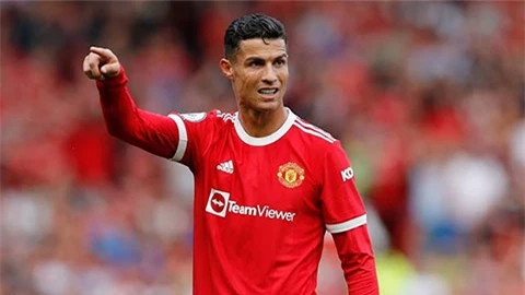 Ronaldo bị Ten Hag loại khỏi đội hình chính trước mặt tập thể Man United