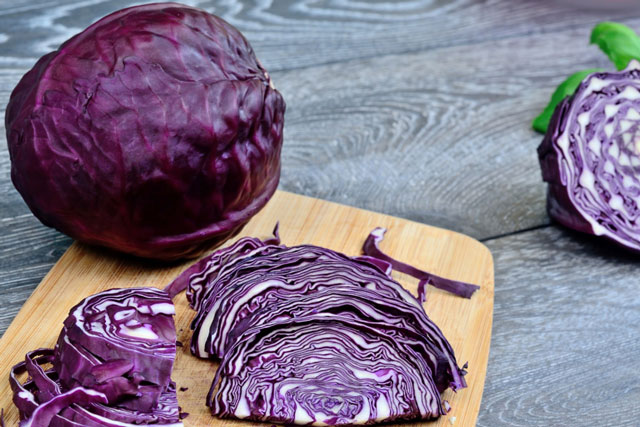 Phụ nữ ăn 4 loại rau này như nạp collagen vào người: 40 tuổi da vẫn căng bóng mịn màng trẻ mãi không già