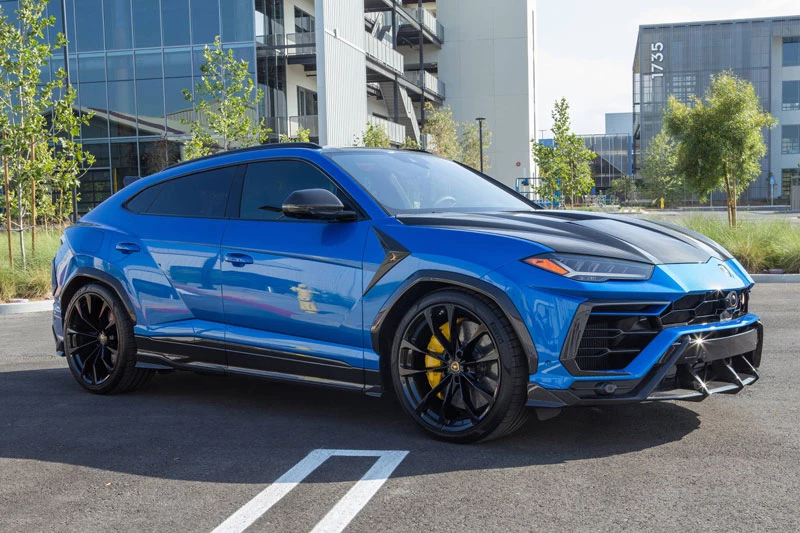 4. Lamborghini Urus.