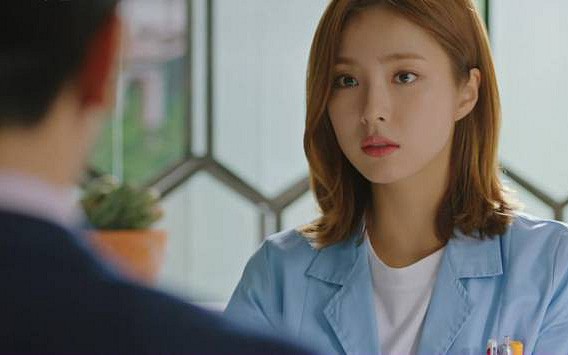 Mang quyết định ly hôn đến lấy lòng người tình trẻ, nào ngờ cô ả lại cười nhếch mép nói 1 câu khiến gã đàn ông ruồng rẫy vợ phải chết khiếp