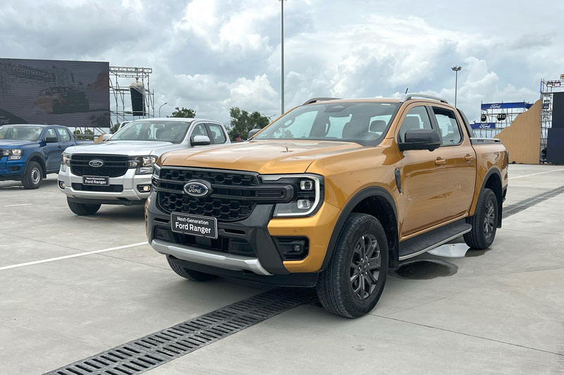 Vừa ra mắt chưa 'nóng chỗ', Ford Ranger 2022 đã bị 'thổi giá' lên đến 70 triệu đồng