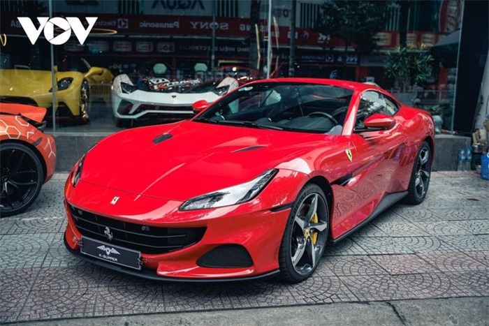 Đây là chiếc Ferrari Portofino M đầu tiên được đưa về Việt Nam, xe thuộc đời xe 2022 mới nhất.