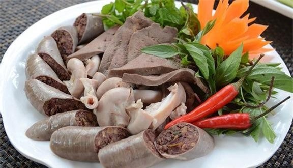 Những 'đại kỵ' khi ăn lòng lợn, biết để tránh rước cả ổ vi khuẩn vào thân ảnh 1