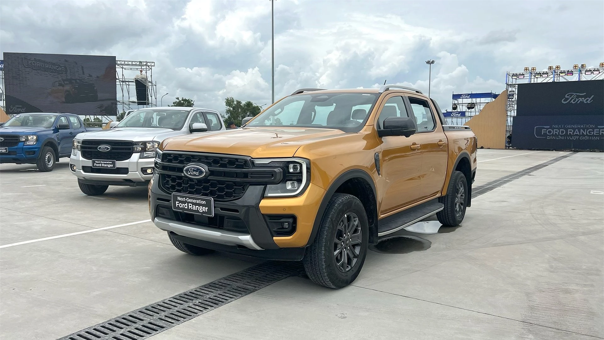 Vừa ra mắt chưa 'nóng chỗ', Ford Ranger 2022 đã bị 'thổi giá' lên đến 70 triệu đồng 177958