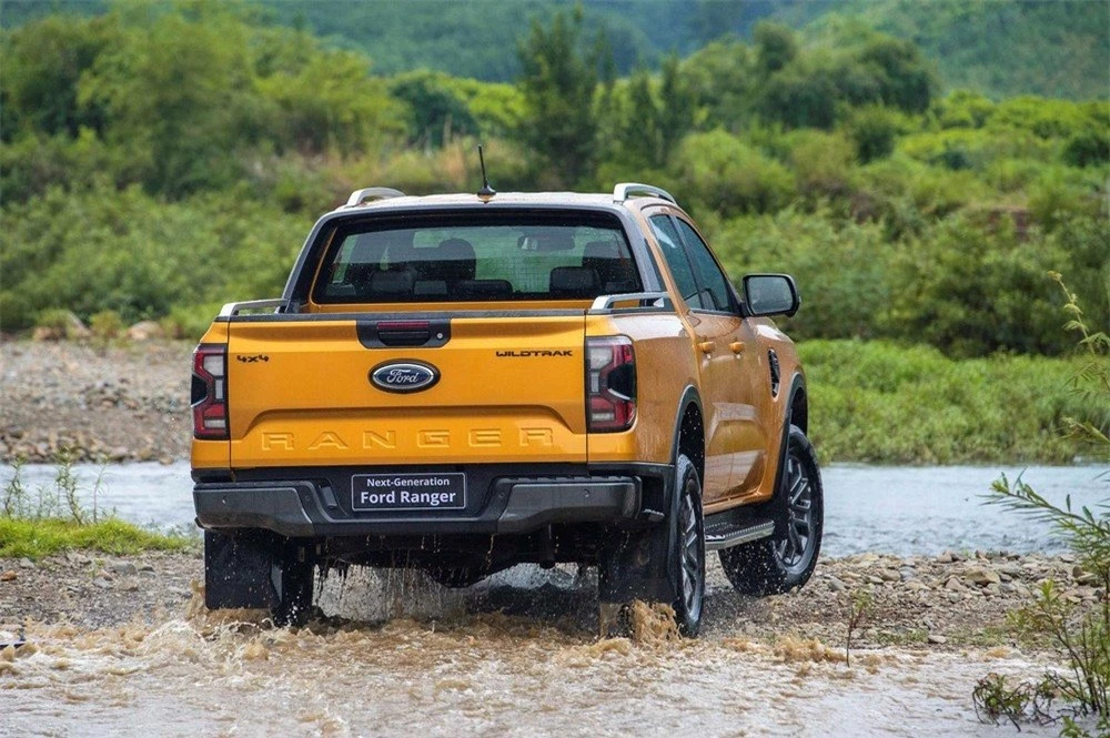 Vừa ra mắt chưa 'nóng chỗ', Ford Ranger 2022 đã bị 'thổi giá' lên đến 70 triệu đồng 177960