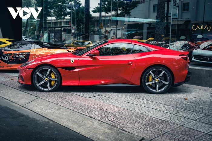 Cận cảnh Ferrari Portofino M hơn 15 tỷ đồng đầu tiên tại Việt Nam