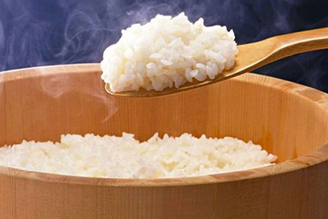 Mẹo trị mụn bằng cơm nóng nhanh và hiệu quả khiến bạn bất ngờ