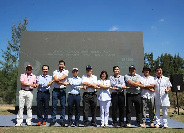 Đại diện lãnh đạo các đơn vị tham gia tổ chức Lễ hội Du lịch Golf Đà Nẵng 2022 bày tỏ quyết tâm