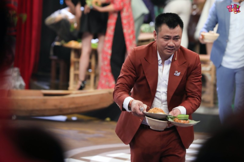 MC Thảo Vân ‘xấu hổ’ vì NSND Tự Long 'đi chợ' quên trả tiền