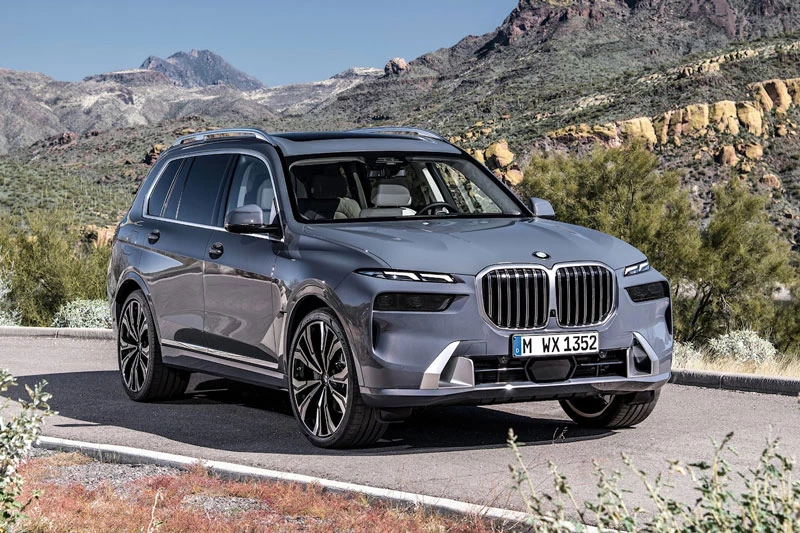 7. BMW X7.